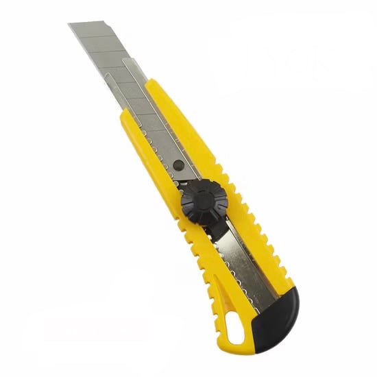 مشرط 18 ملم YONG LINE YL-6515