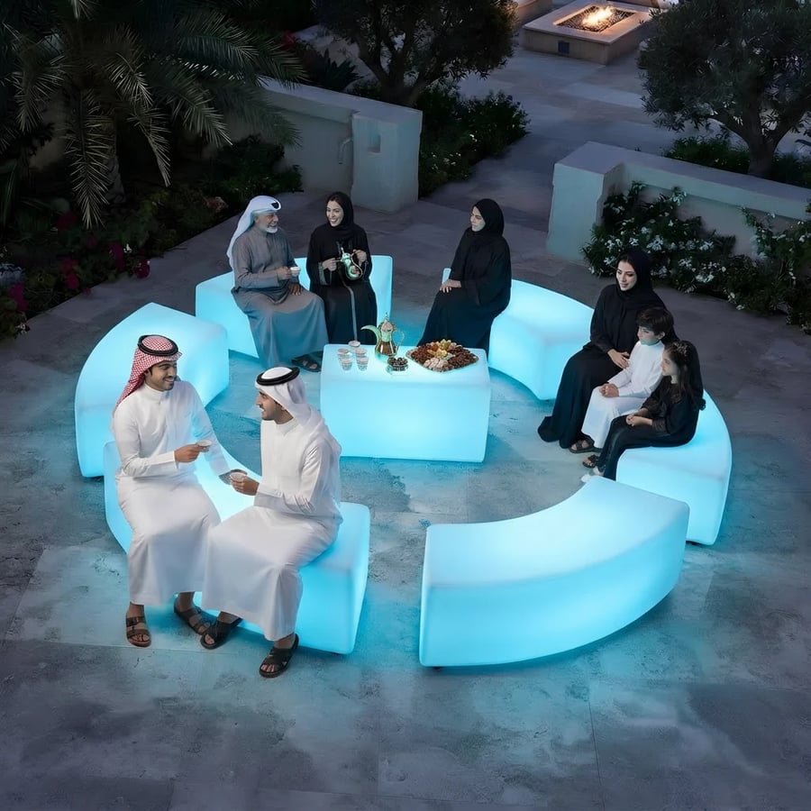 طقم كراسي مع طاولة مضيئ  (7قطع)  RGB
