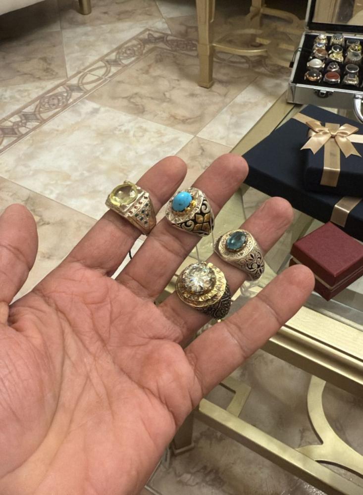 A set of rings