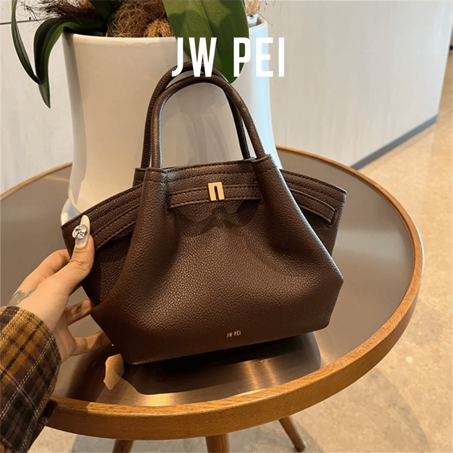 شنطة JW PEI بنية صغيرة