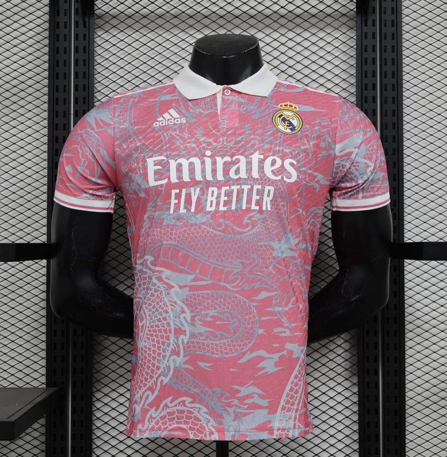 تيشرت ريال مدريد الوردي تصميم خاص