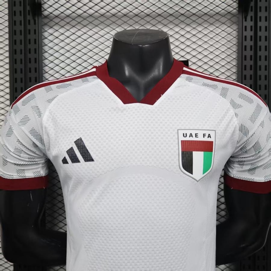 Emirates T-shirt (2026) the basic