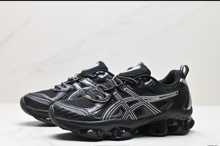ASICS Gel-Kayano