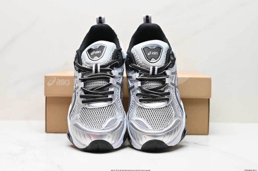 ASICS Gel-Kayano