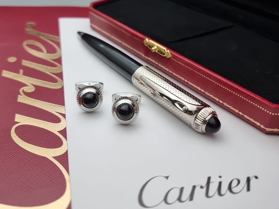 ((قلم وكبك كارتير باشا الفاخر (Cartier Pasha Pen & Cufflinks Set)))