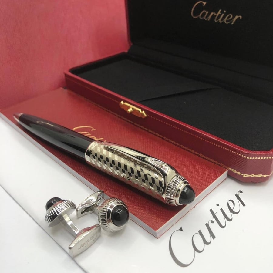 ((قلم وكبك كارتير باشا الفاخر (Cartier Pasha Pen & Cufflinks Set)))