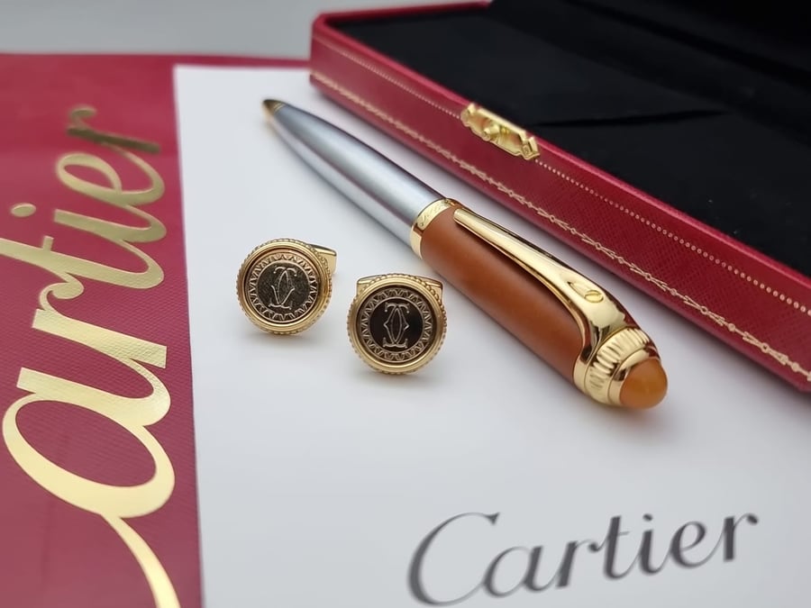 ((قلم وكبك كارتير باشا الفاخر (Cartier Pasha Pen & Cufflinks Set)))
