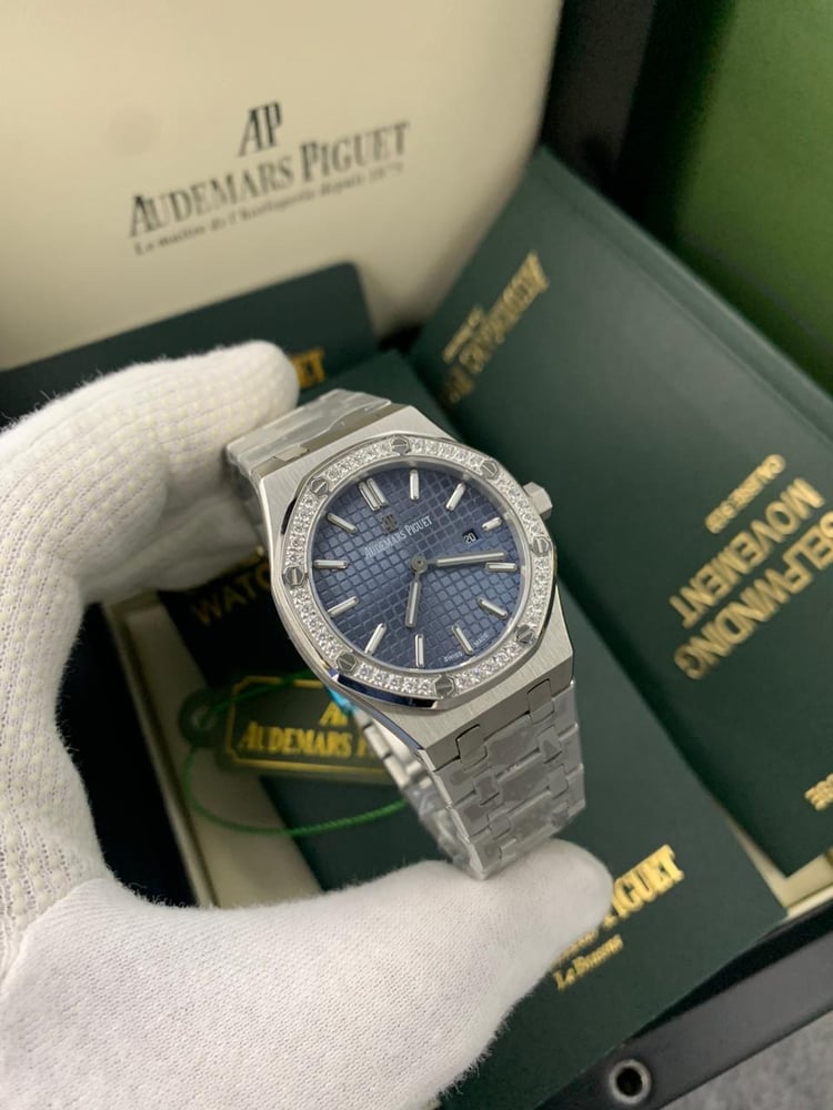 ساعة أوديمار بيغيه رويال أوك (Audemars Piguet Royal Oak) - إصدار نسائي