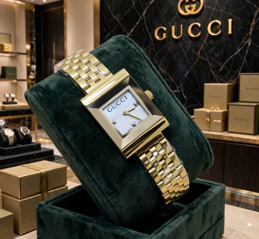 ساعة قوتشي نسائية مربعة (Gucci Square Watch)
