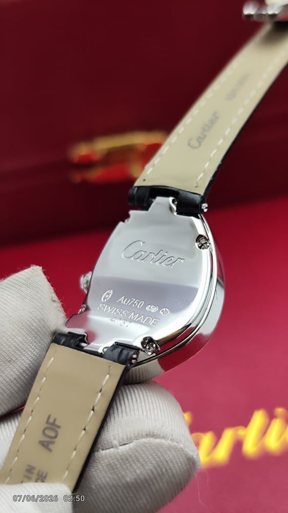 ساعة كارتير كراش (Cartier Crash)نسائية.