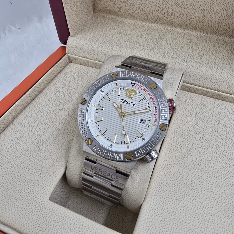 (ساعة فرزاتشي كرونوغراف (Versace Chronograph)