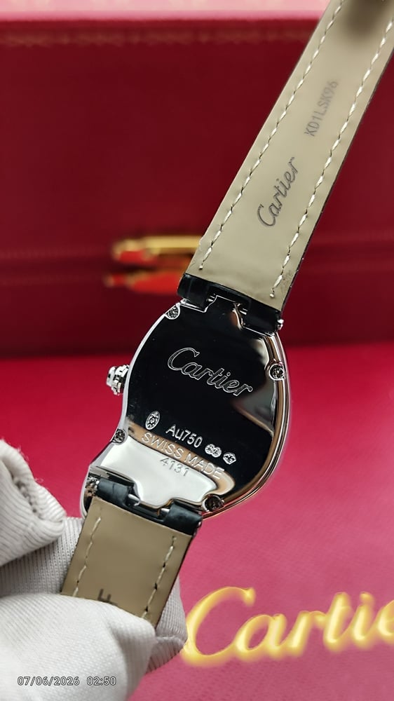 ساعة كارتير كراش (Cartier Crash)نسائية.