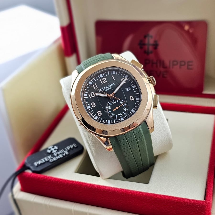 ساعة باتك فيليب أكوانوت ترافل تايم (Patek Philippe Aquanaut Travel Time)