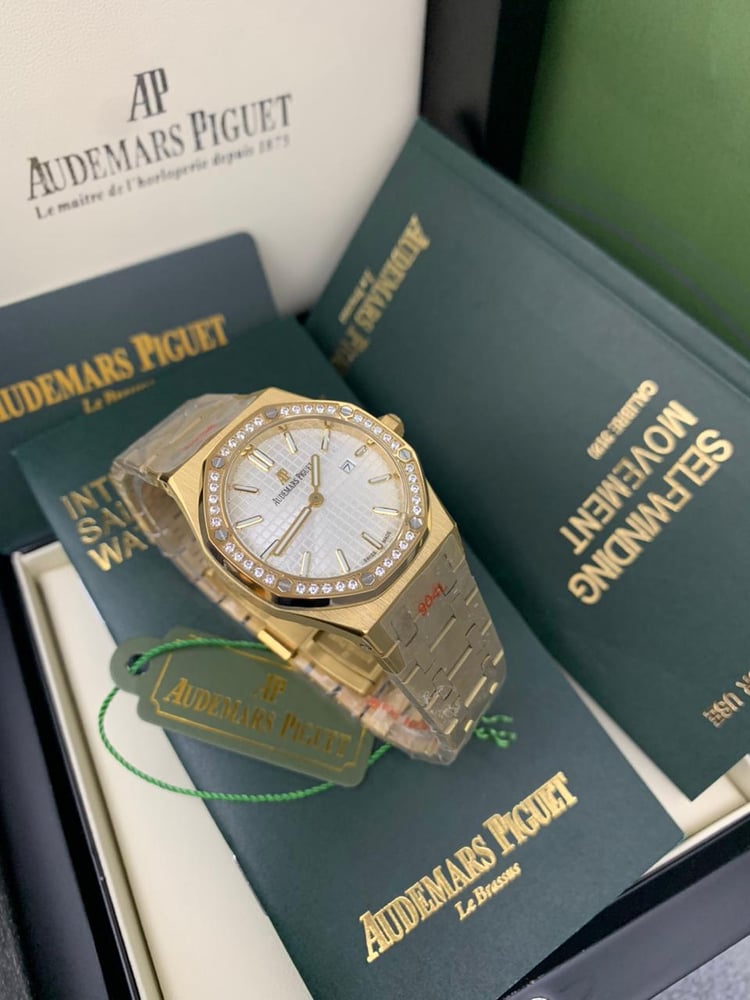 ساعة أوديمار بيغيه رويال أوك (Audemars Piguet Royal Oak) - إصدار نسائي