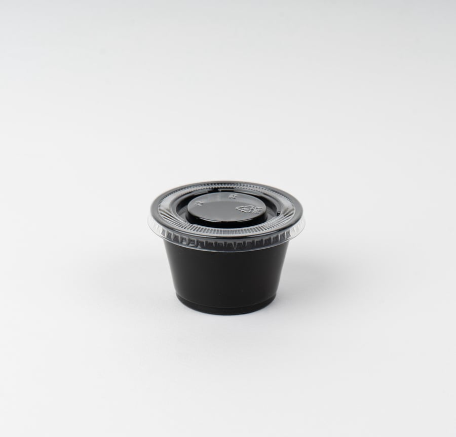 علب صوص اسود بغطاء شفاف