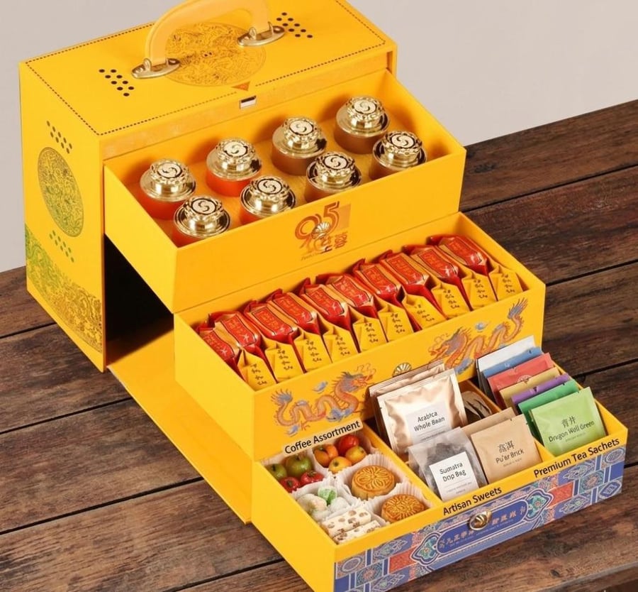 A luxurious box made of reinforced, high-quality treated cardboard