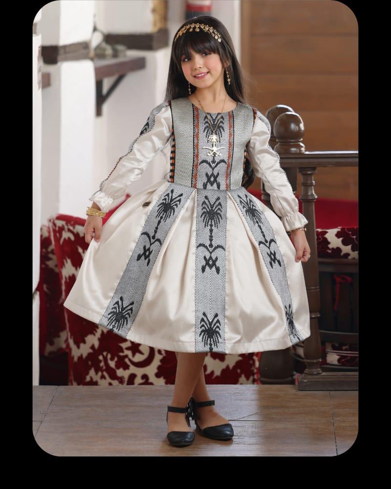 فستان يوم التأسيس