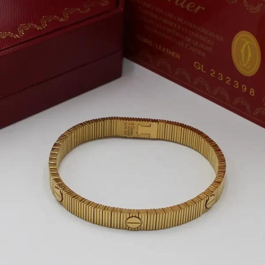 سوارة Love Ring من كارتييه