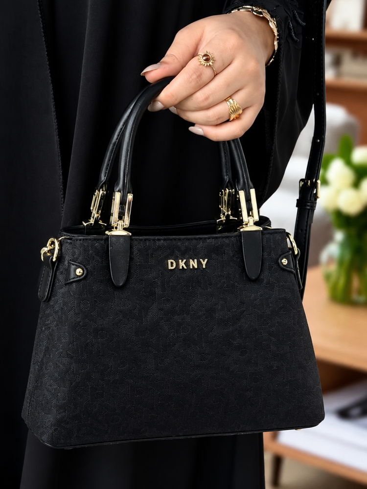 شنطة يد نسائية من DKNY اسود كلاسيك