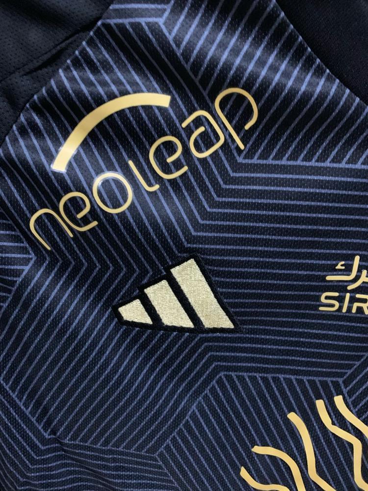 طقم الاهلي الاسود التراثي شبابي 25-26
