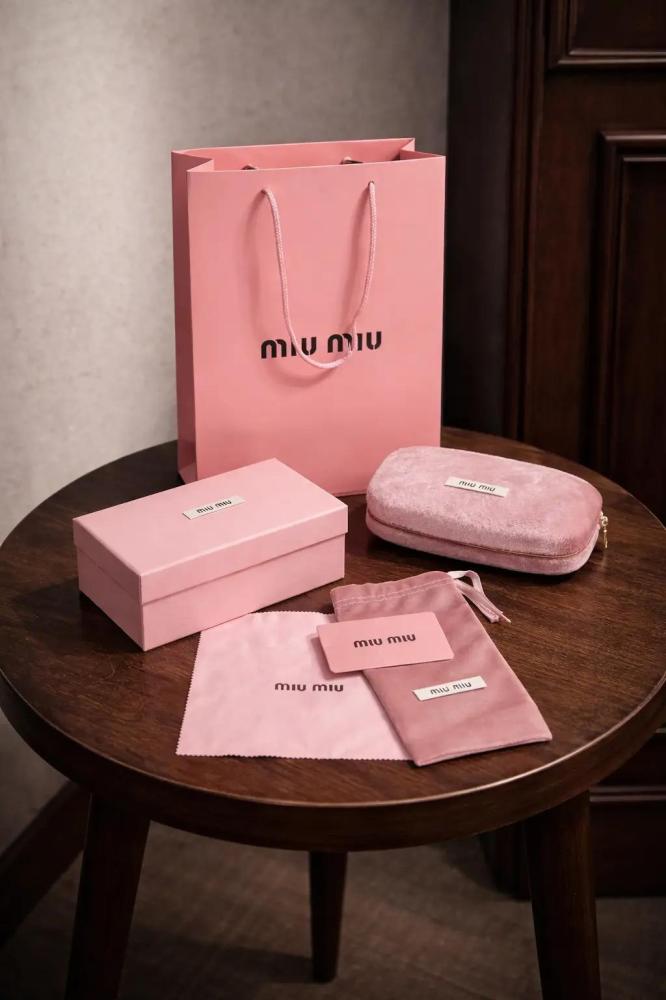 نظارة نسائية ميو ميو miu miu الشمسية