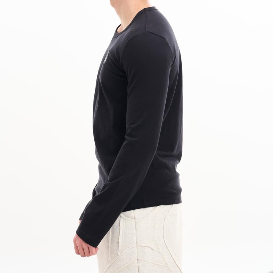 LONG-SLEEVE BLACK