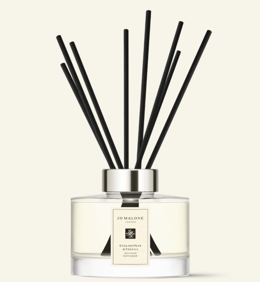 English Pear & Freesia Reed Diffuser 165 ml - انقلش بير & فريشيا ناشر عطري 165 مل من جو مالون