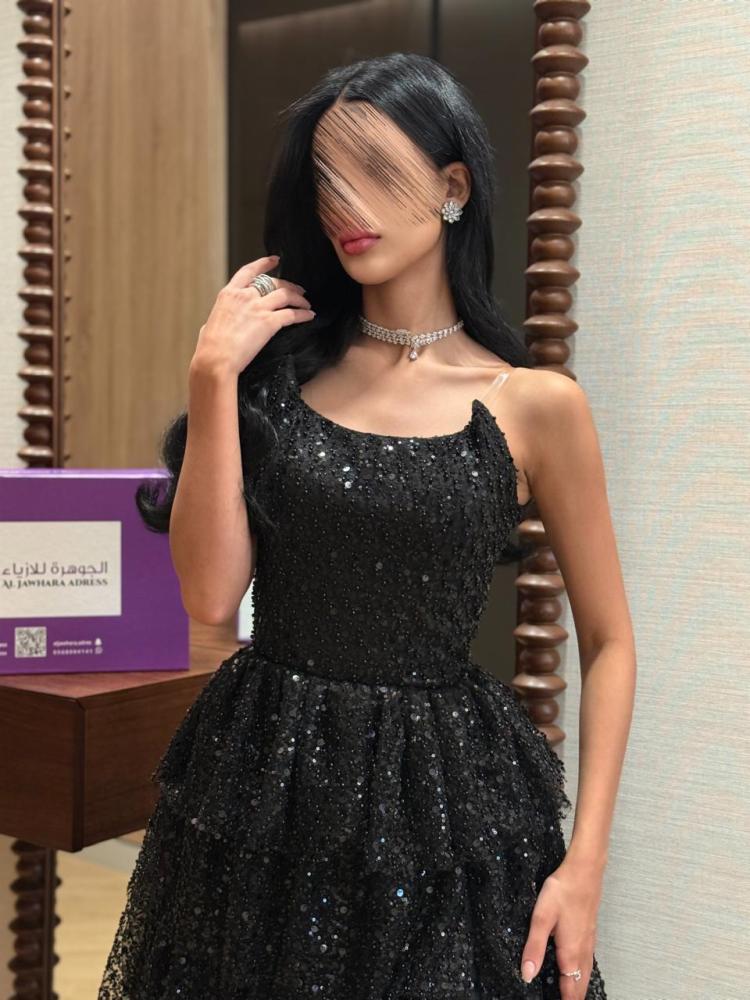 فستان اسود فخم طبقات
