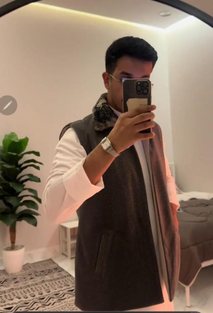 سديري رجالي  سنقل فيس قلاب صوف لون فيراني  بيج