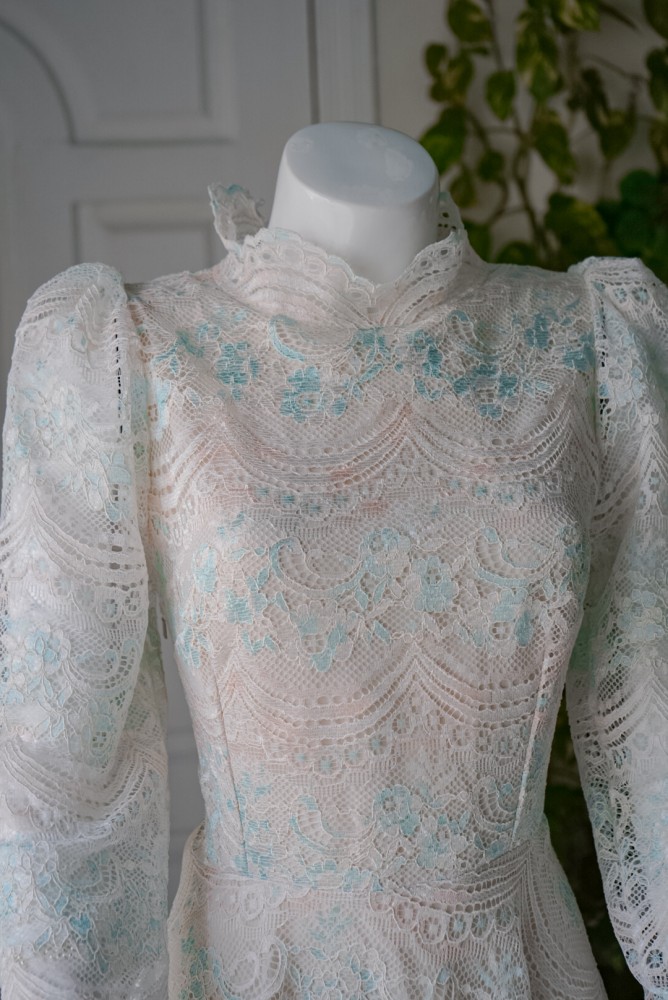 Lace dress