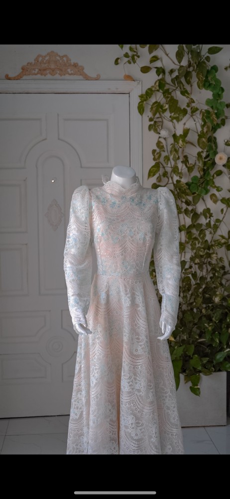 Lace dress