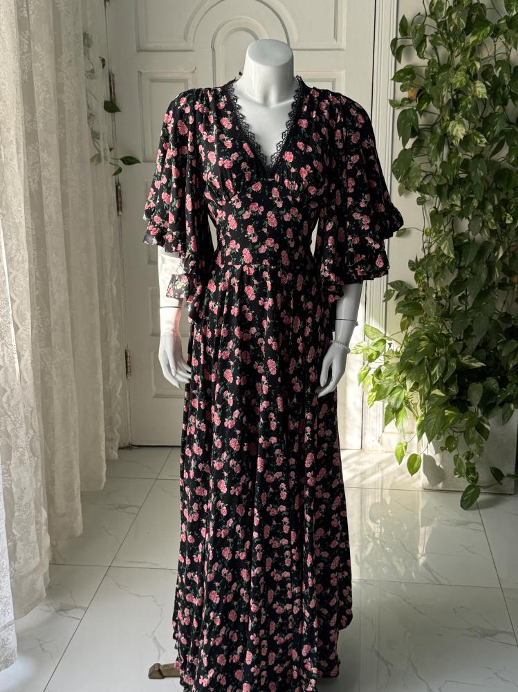 Black pink flowers long sleeve