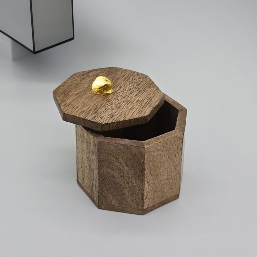 Wooden box, Indian craftsmanship