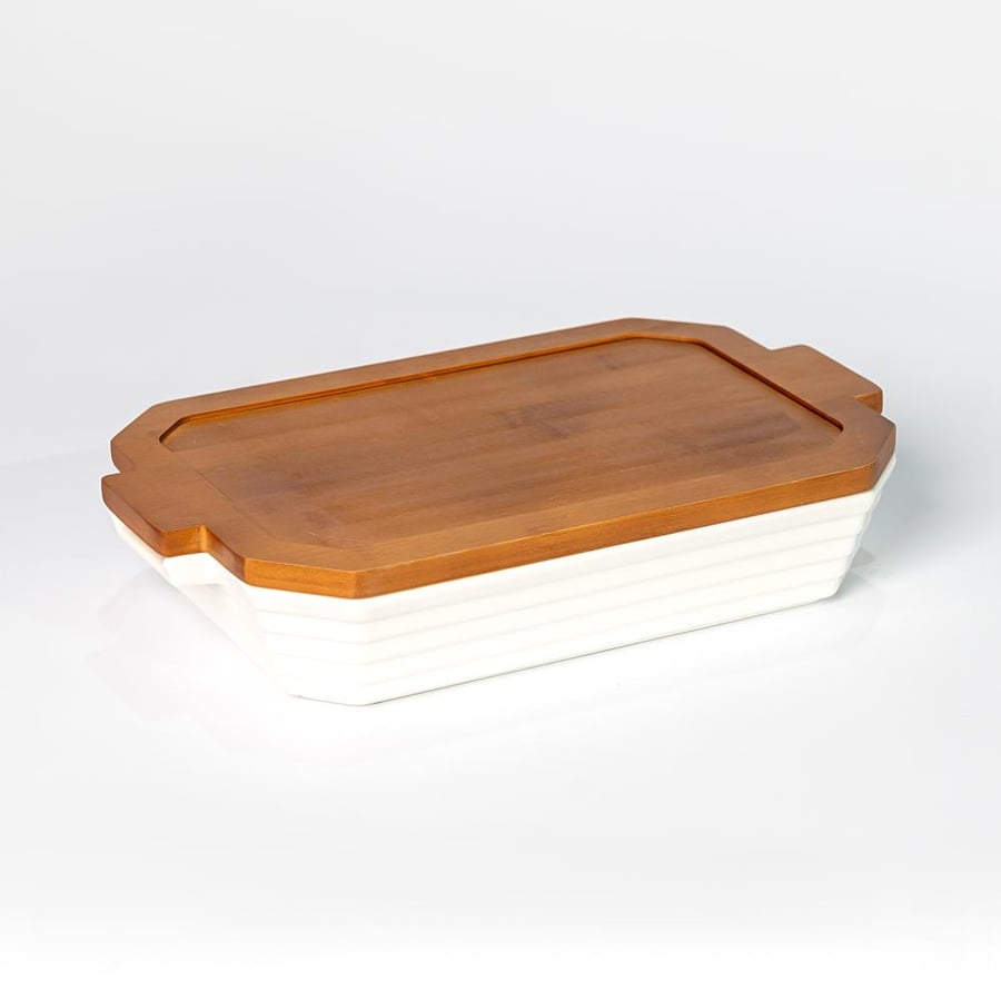 Ceramic oven tray with wooden lid