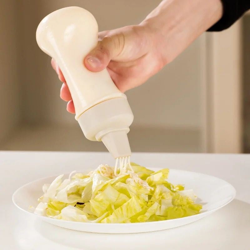 Ketchup and mayonnaise containers (two pieces)