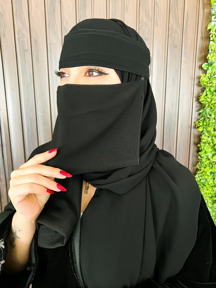 نقاب قصير مغاط واحد