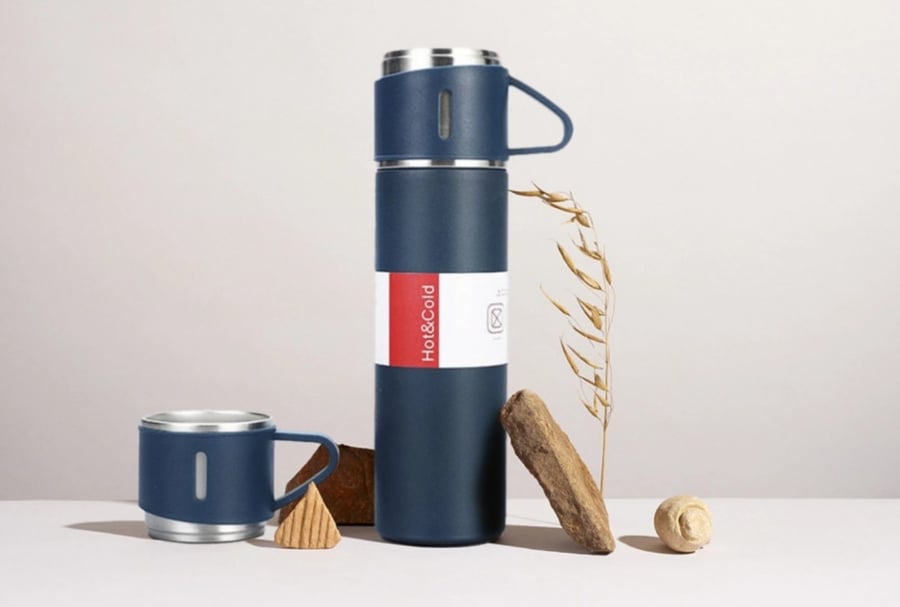 Drinks container with extra cups of 500 ml