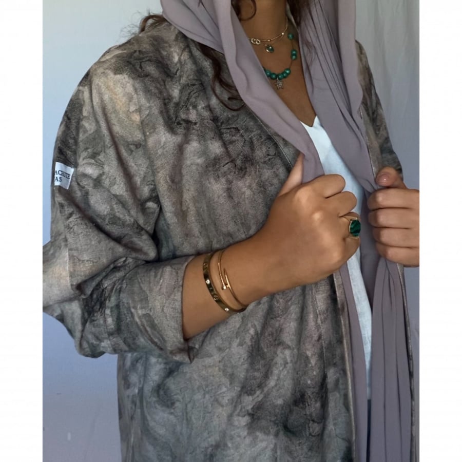 عبايات مطرزة