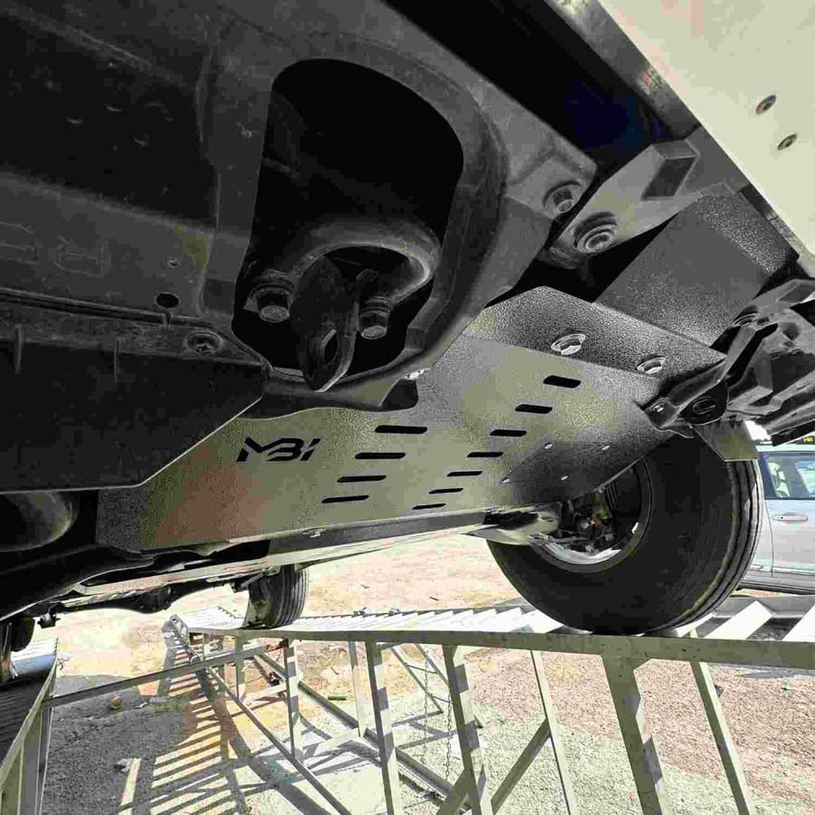 صاجة حماية لاندكروزر LC300 حديد Skid plate