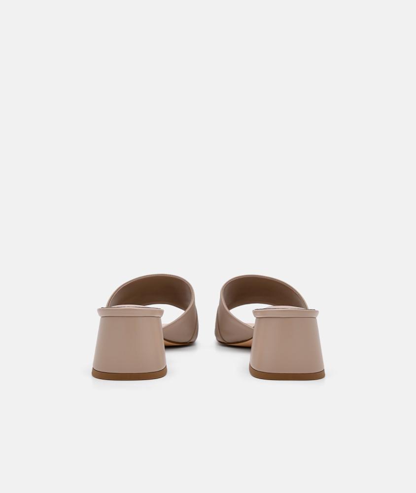 كعب بيدرو /لون Taupe