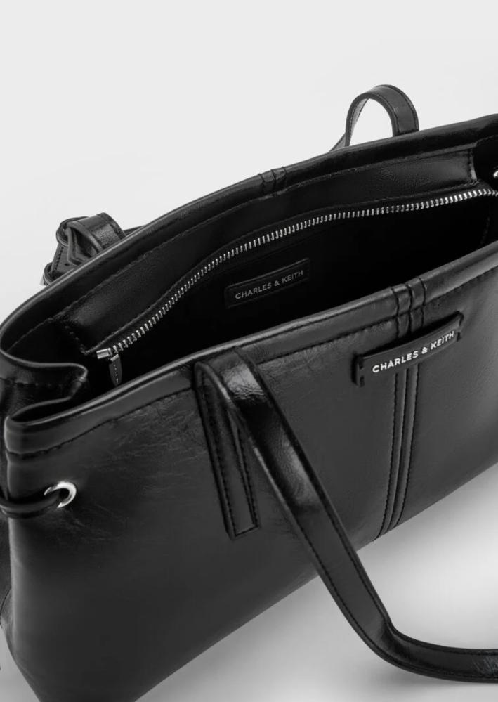 Charles and Keith bag / Medium size