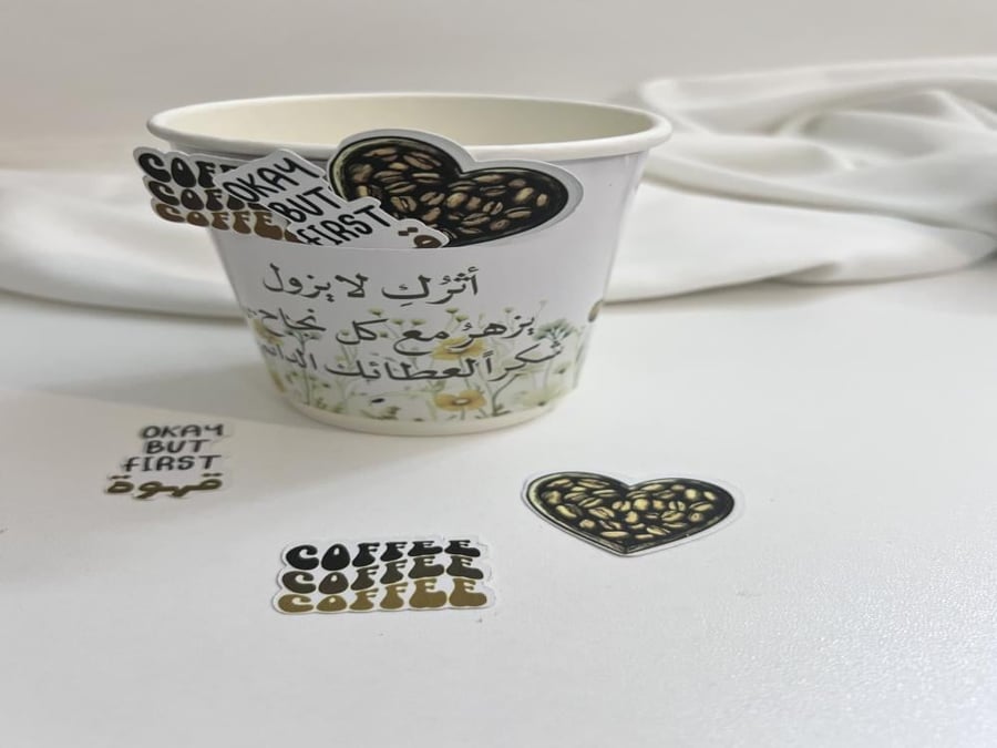 كوب ورقي مع استكرات