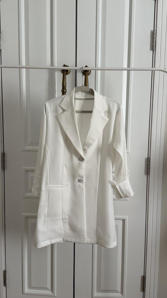 Medical lab coat