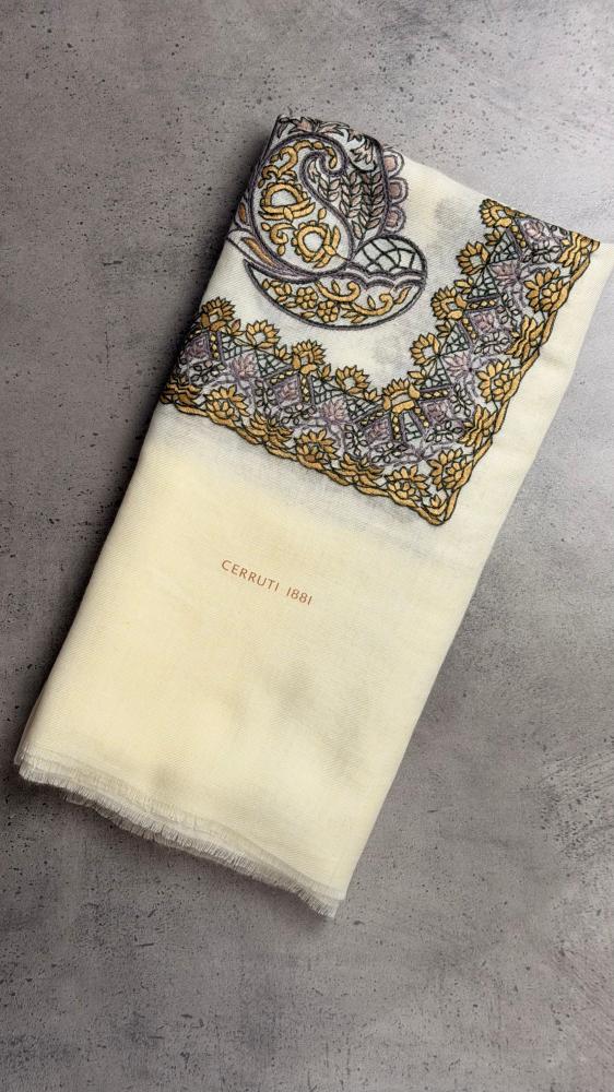 Winter shawl Shiruti 1881 -C1