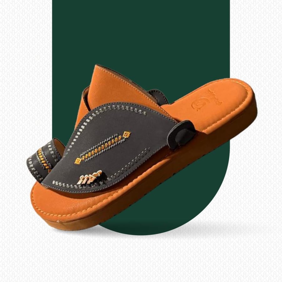 Embroidered Eastern shoe