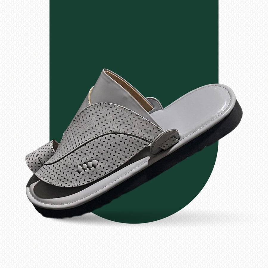 Embroidered Eastern shoe