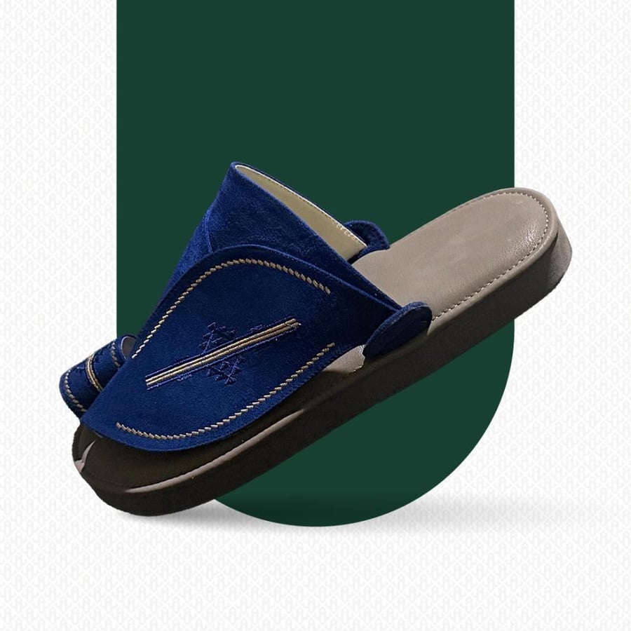 Embroidered Eastern shoe