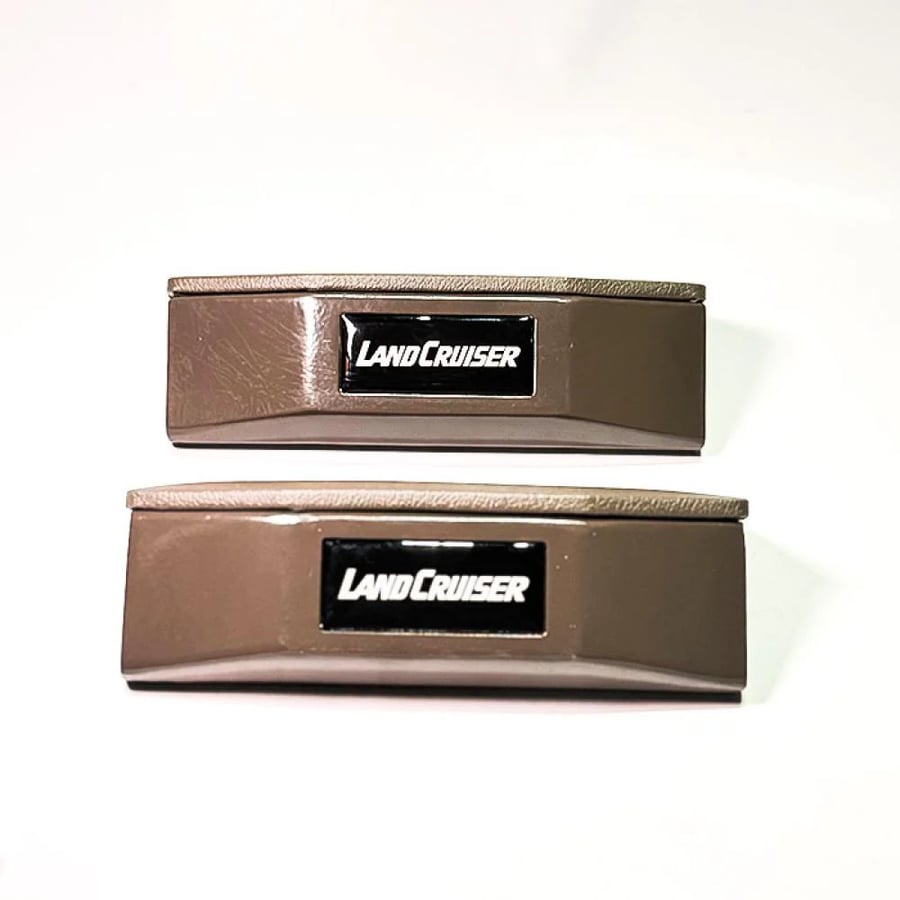 Magnetic door armrest for Toyota Land Cruiser 70 & 79 | 2-piece set