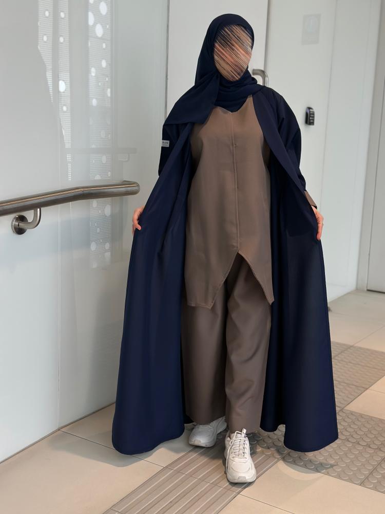 عبايه سفر كحلي وبيج