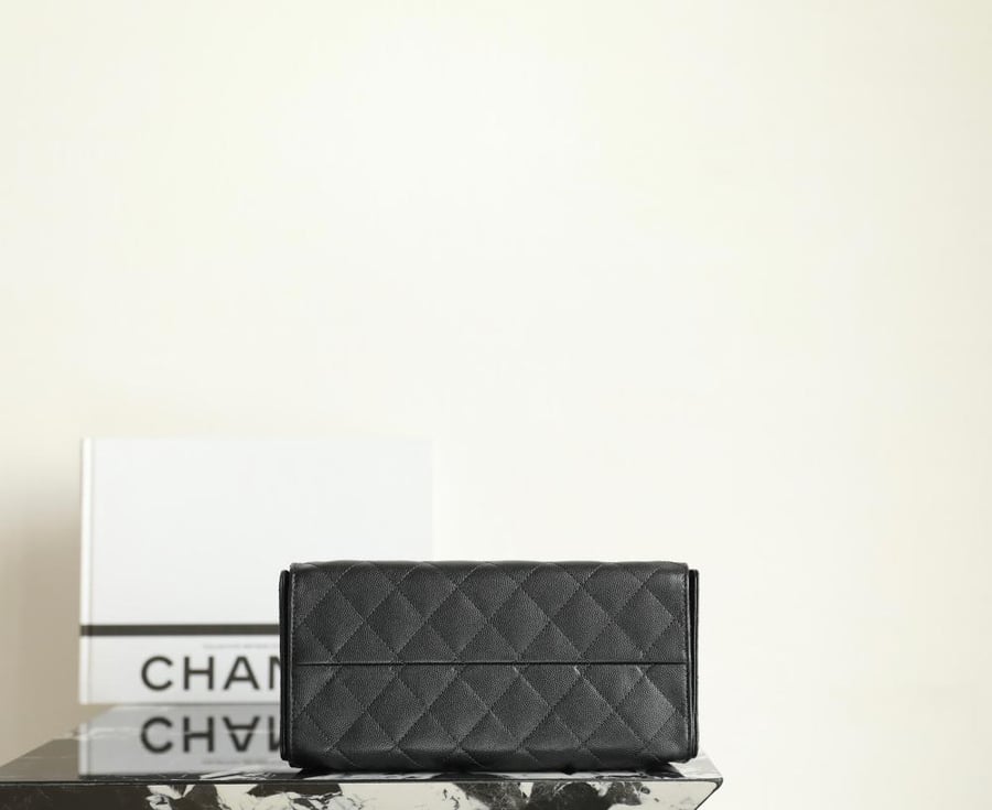 شانيل  25bag المقاس العرض 30cm الارتفاع 26cm العمق14cm